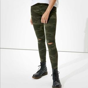 American Eagle Super Hi-Rise Jegging - Camo Green